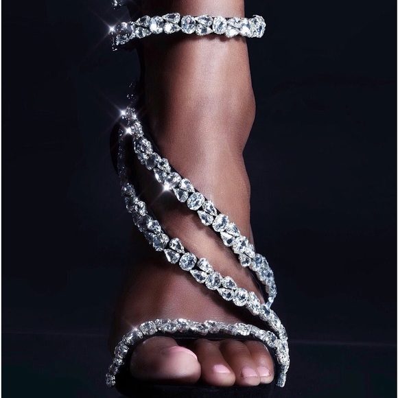 Aminah Abdul Jillil Size 11 - Picture 2 of 14